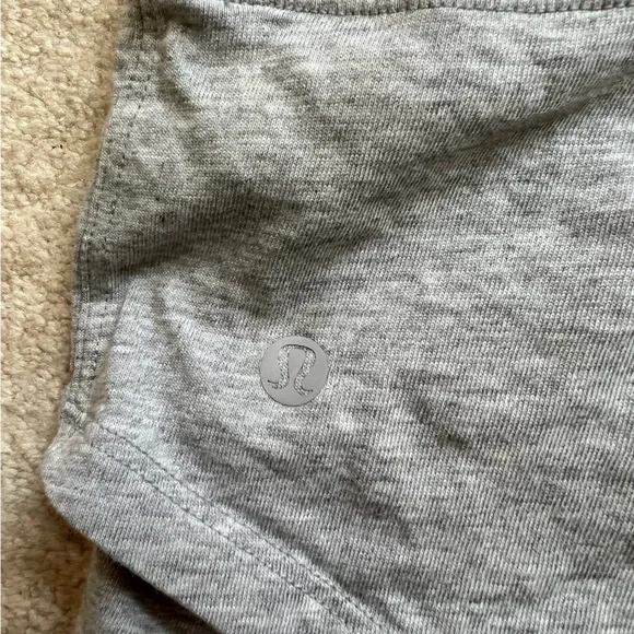 Lululemon cropped tee grey double layered size 8 medium - Picture 4 of 4